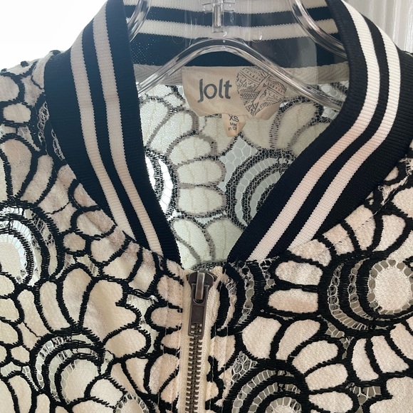 Flower lace bomber jacket - Picture 4 of 4